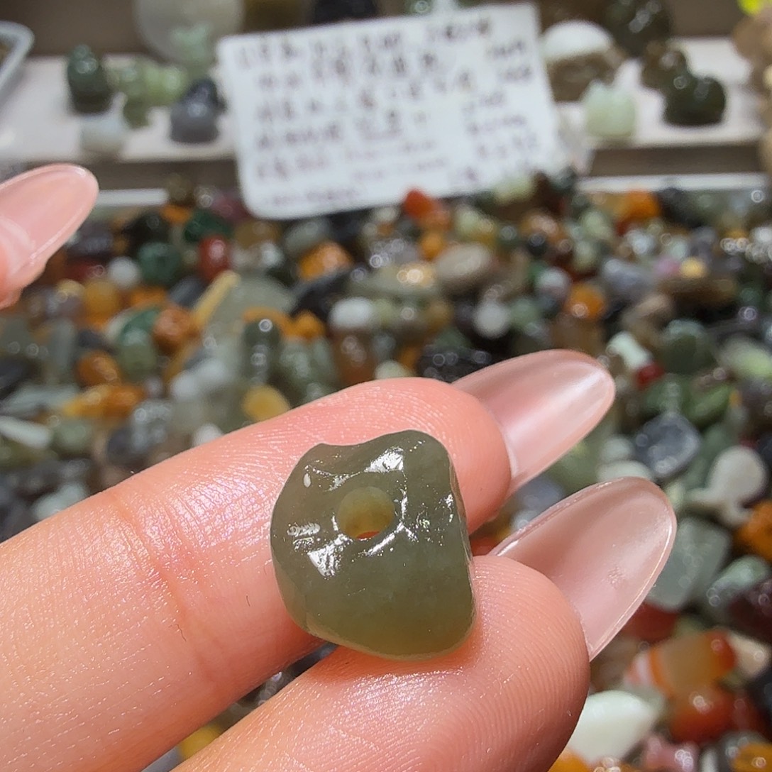 和田玉未镶嵌珠宝奇石