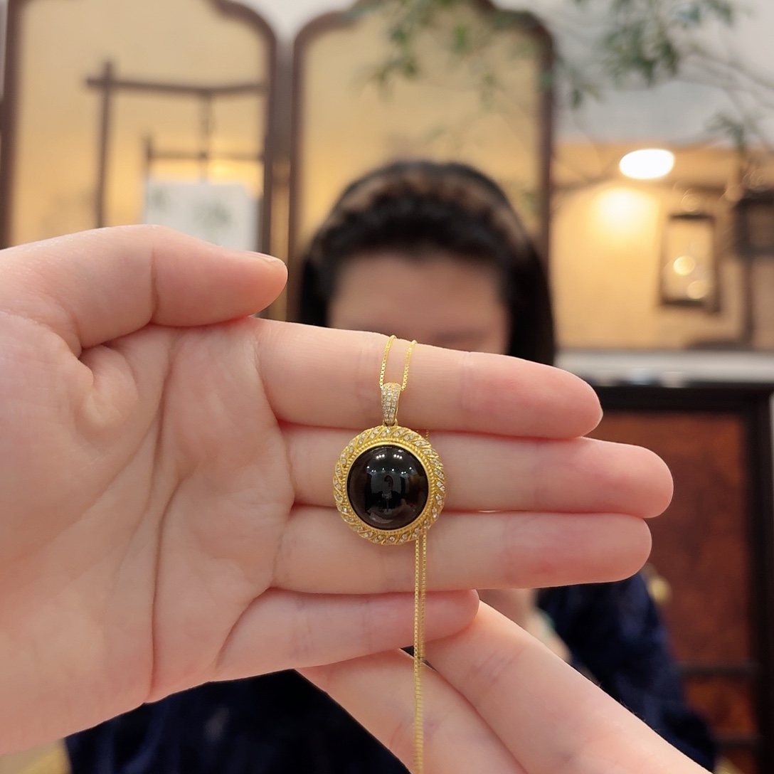 翡翠18K金镶嵌吊坠(赠链)