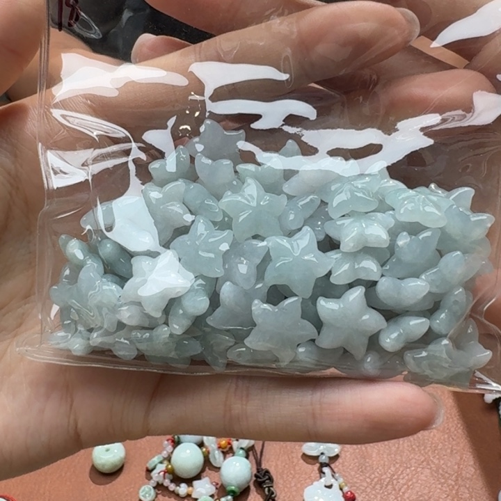 未镶嵌挂件翡翠福利1个，不包邮，拍一单邮费发货