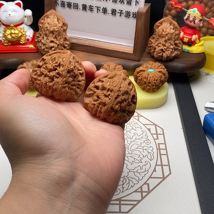 桃核吊坠三角南疆石