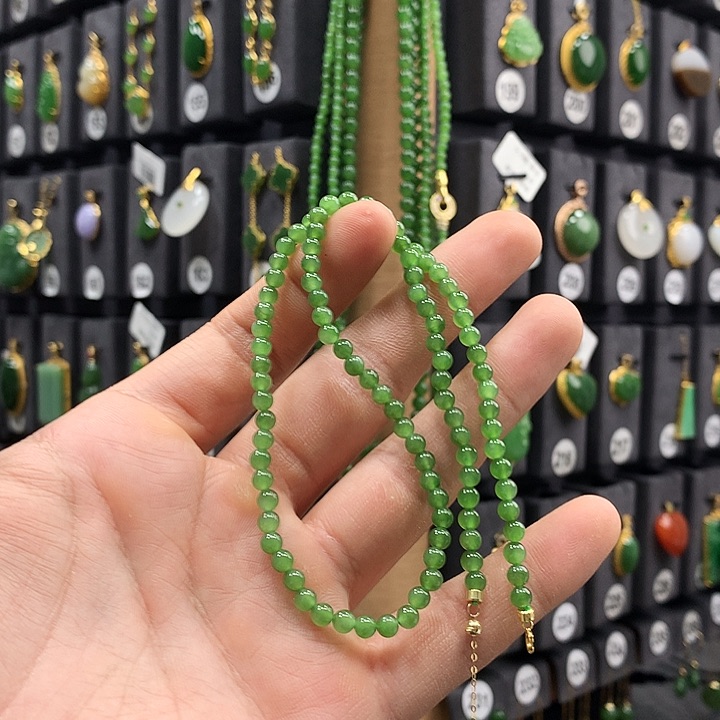 和田玉颈饰18K金镶嵌