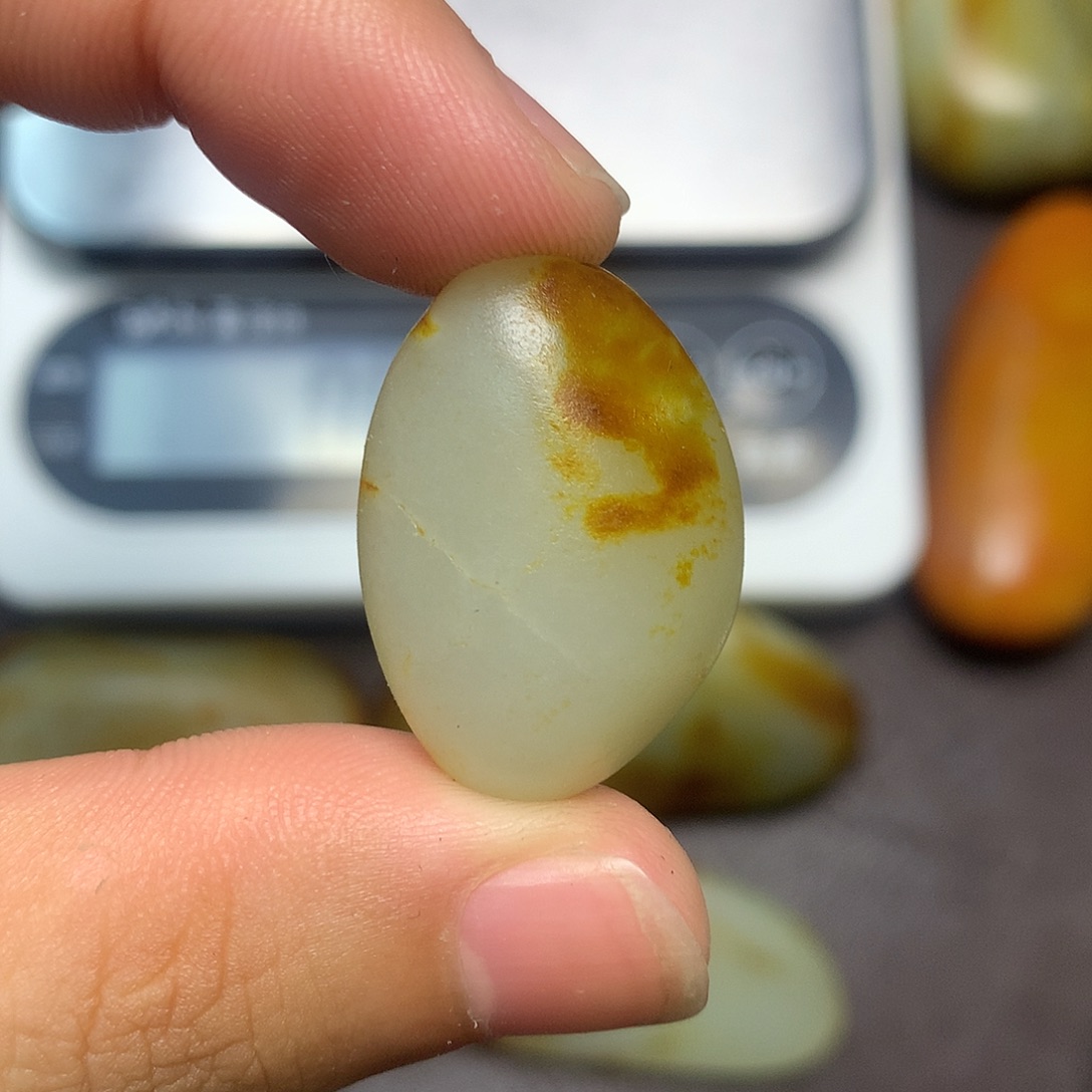 和田玉（糖玉）未镶嵌挂件