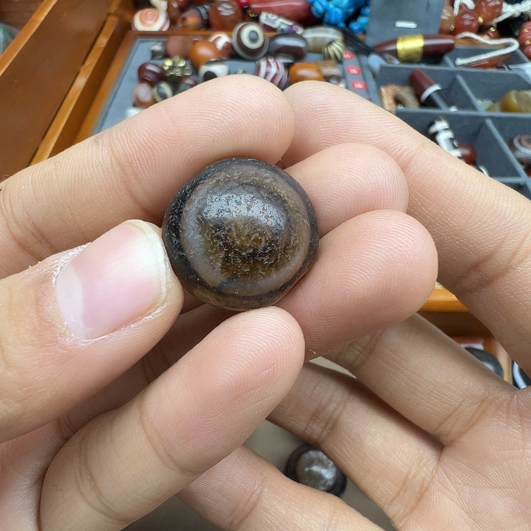 多***乐玛瑙/玉髓未镶嵌珠宝半成品
