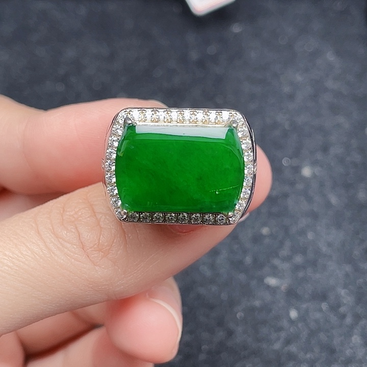 翡翠戒指银S925镶嵌天然a货翡翠没运费险2155