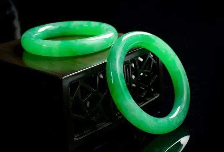 天然缅甸翡翠A货手镯测量圈口参考！！！！！！！