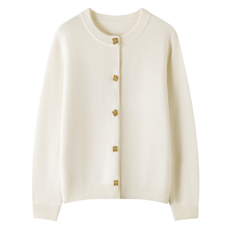 （99+1）24030彩扣厚款圆领长袖女纯色针织羊绒衫