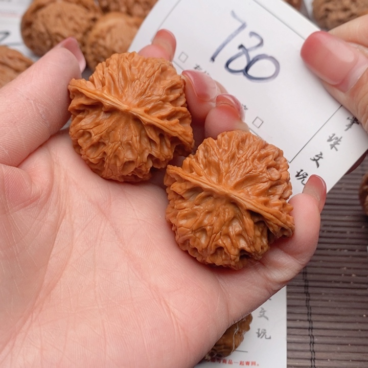 文玩核桃吊坠40.9苹果780