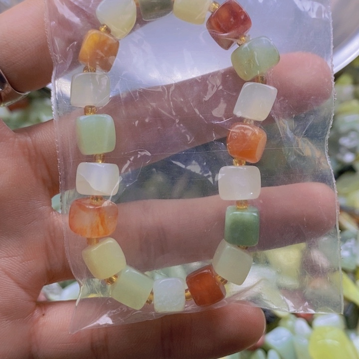 未镶嵌岫玉鱼缸石