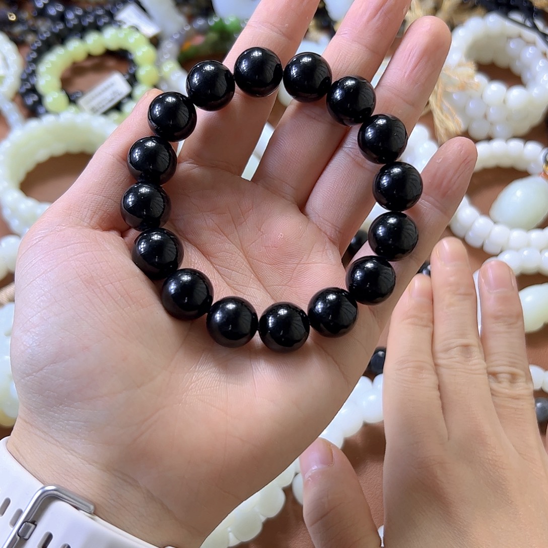 密***曦和田玉未镶嵌手串