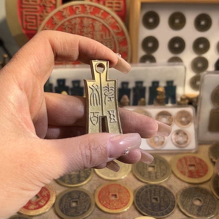 幸***晨铜现代翻砂工艺作品