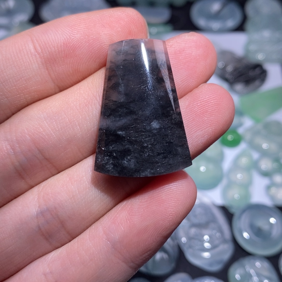 翡翠未镶嵌颈饰无事牌