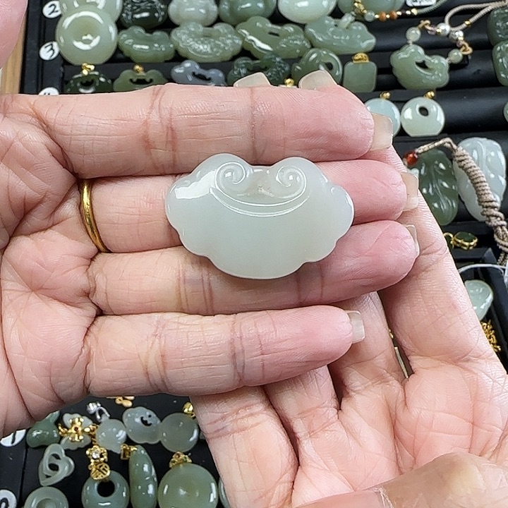 和田玉未镶嵌吊坠(不含链)