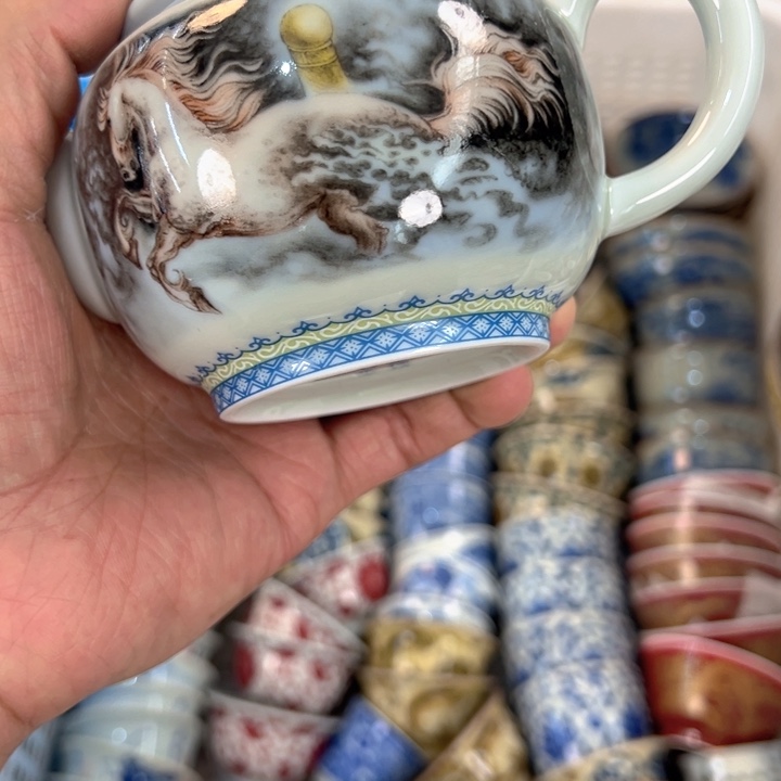 开***朱瓷片白青花粉彩梦马茶壶