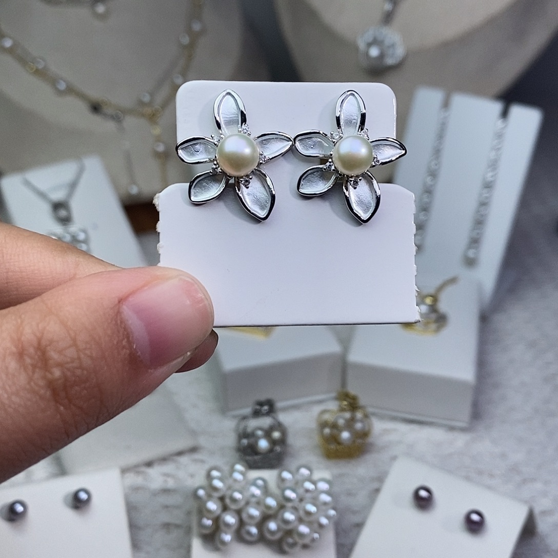 银S925镶嵌淡水珍珠耳饰