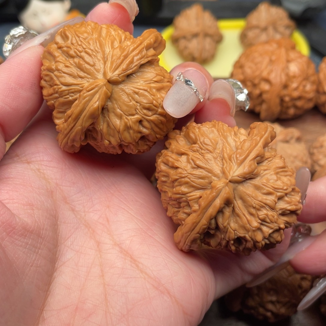 文玩核桃把件全品，毕业球白46