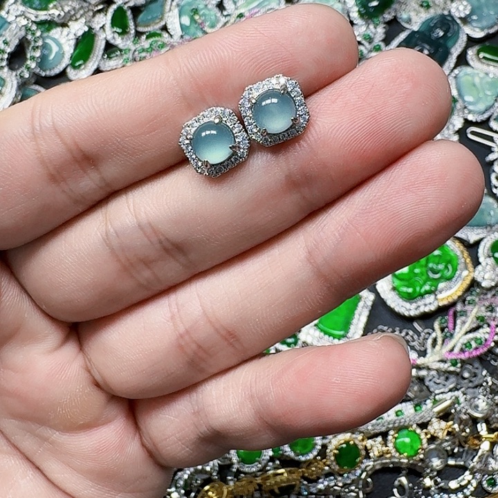 翡翠颈饰未镶嵌天然A货翡翠放漏