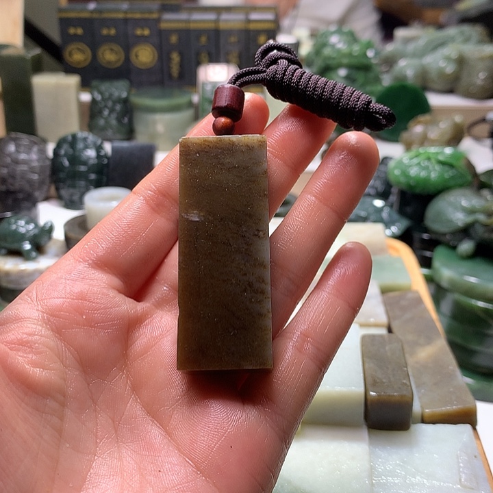 和田玉未镶嵌珠宝半成品