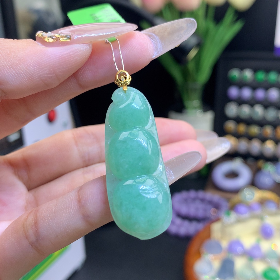 翡翠18K金镶嵌颈饰天然