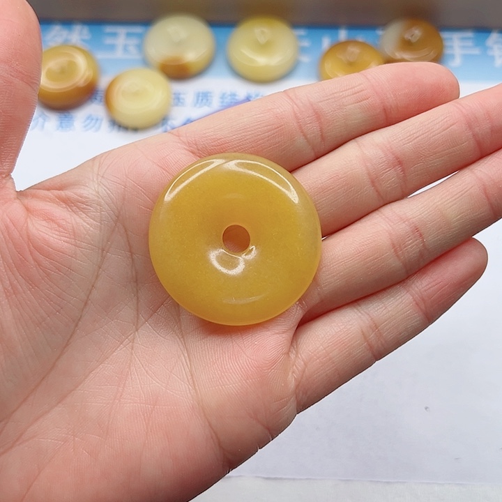 石英质玉手镯未镶嵌L***彤大扣子