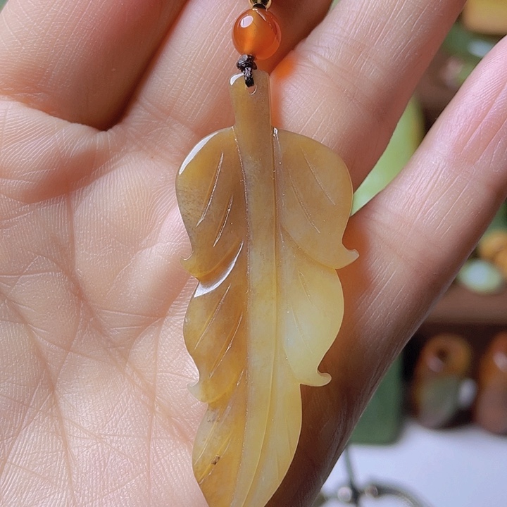 未镶嵌岫岩河磨玉（透闪石质玉）把件