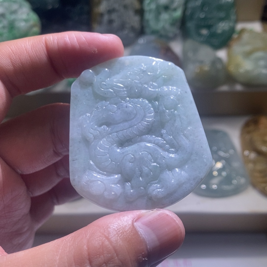 【闪购商品】翡翠颈饰未镶嵌龙牌