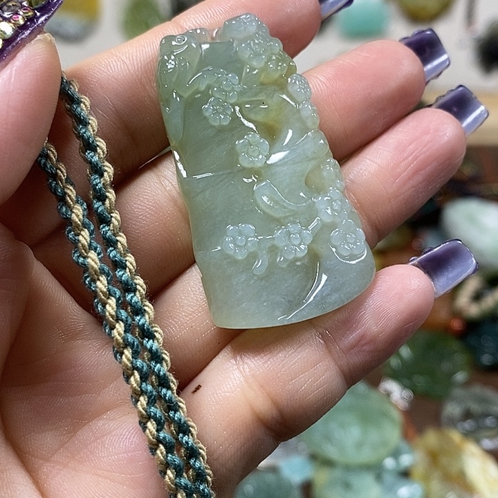 蛇纹石玉吊坠未镶嵌