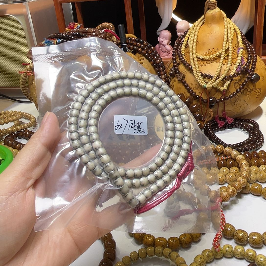 手串星月菩提直切正月石玉料