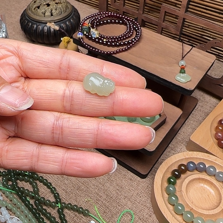 和田玉未镶嵌挂件貔貅小号