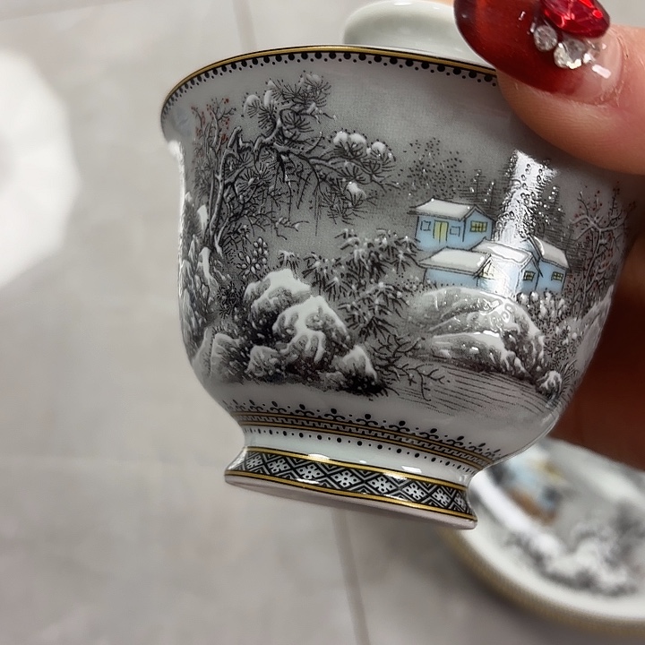 陶摆件雪景两才盖碗