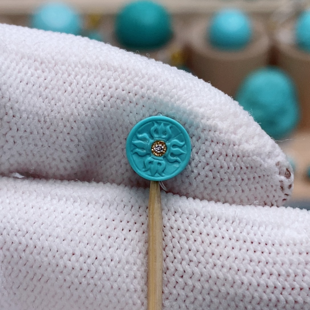 绿松石未镶嵌珠宝奇石