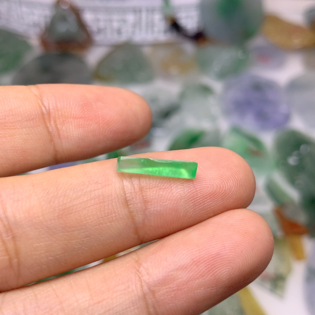 l***乐定制翡翠未镶嵌天然翡翠定制