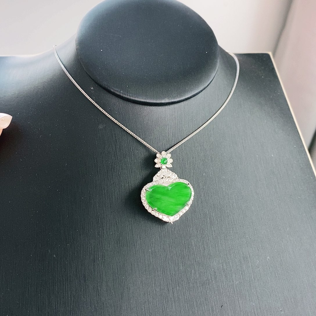 翡翠银S925镶嵌颈饰多样性