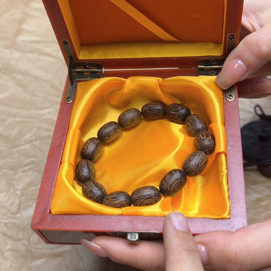 大叶紫檀（黑酸枝木类）