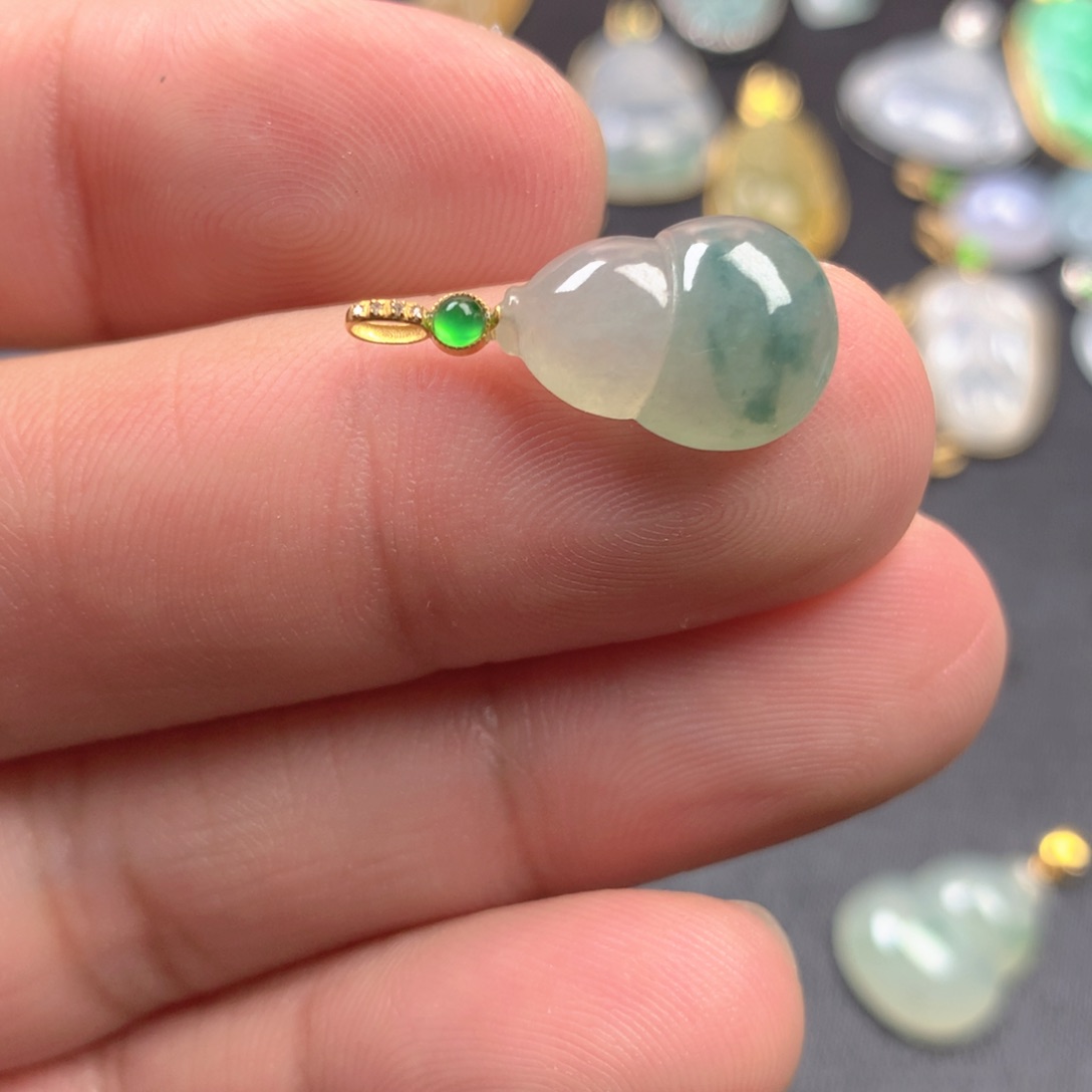 【闪购商品】颈饰18K金镶嵌翡翠翡翠