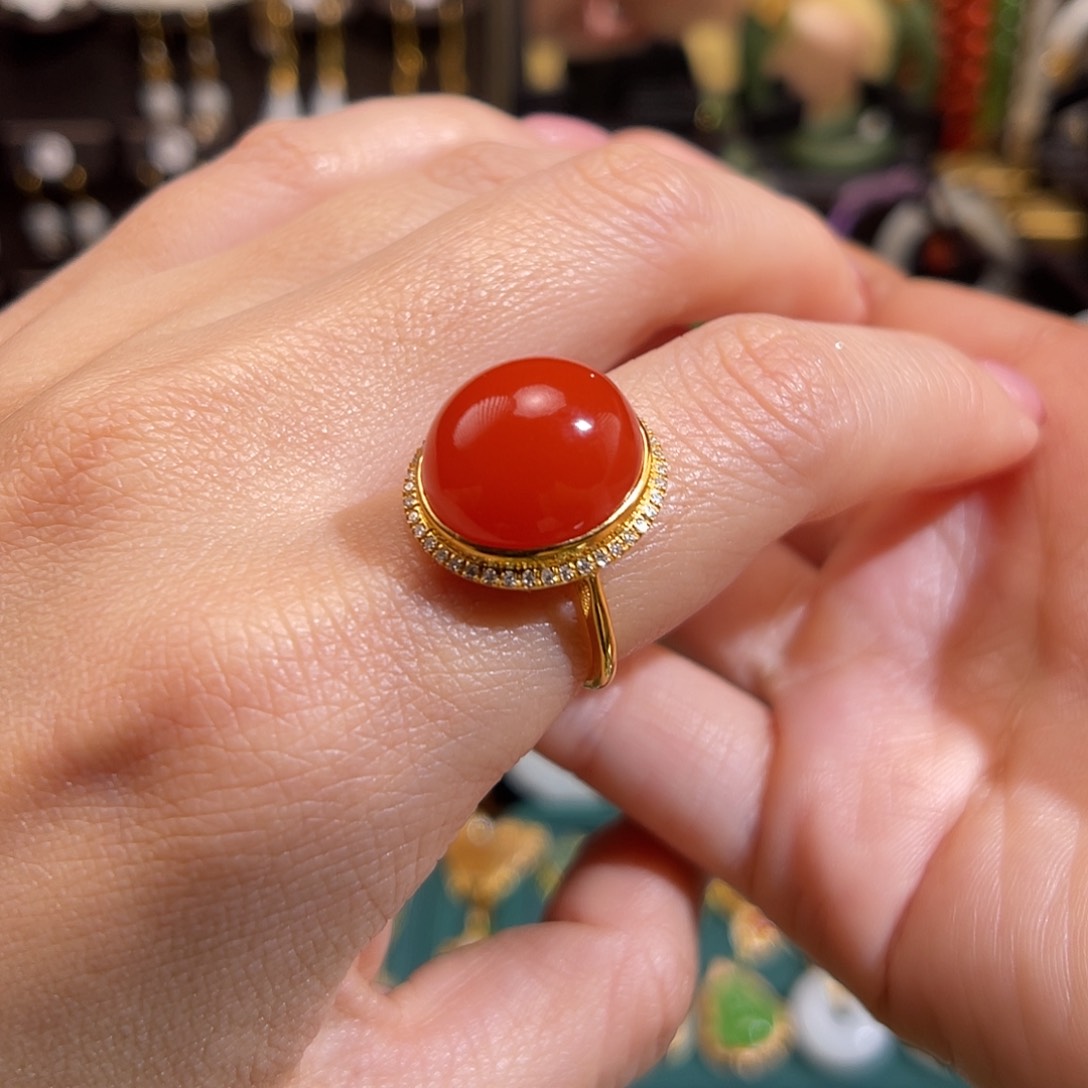 南红玛瑙戒指18K金镶嵌
