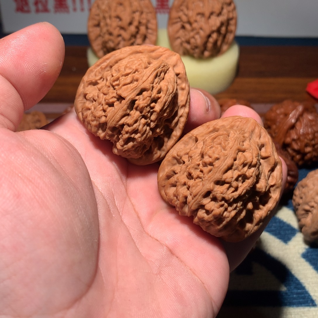 爹***文玩核桃吊坠南疆