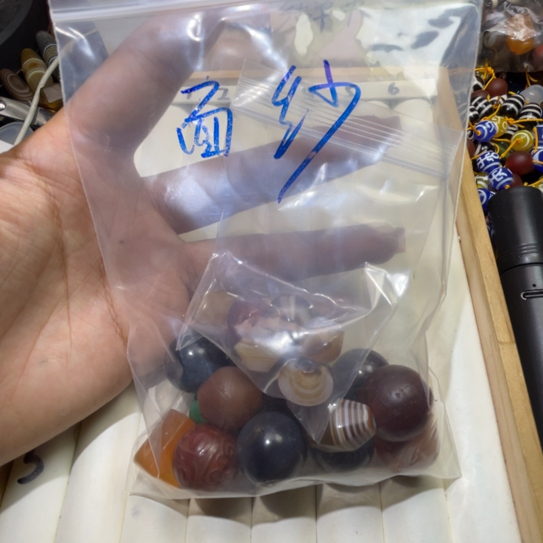 面***纱玛瑙/玉髓未镶嵌珠宝半成品