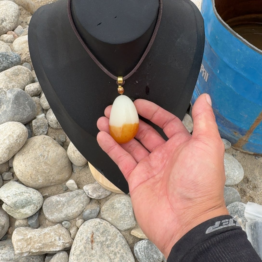 精品无镶嵌小吊坠 
