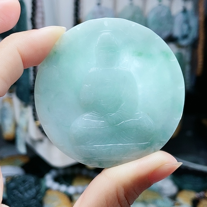 颈饰足铂镶嵌翡翠翡翠