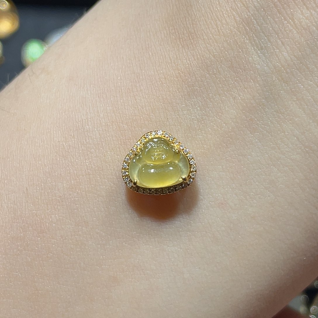 翡翠颈饰18K金镶嵌苏****室吊坠