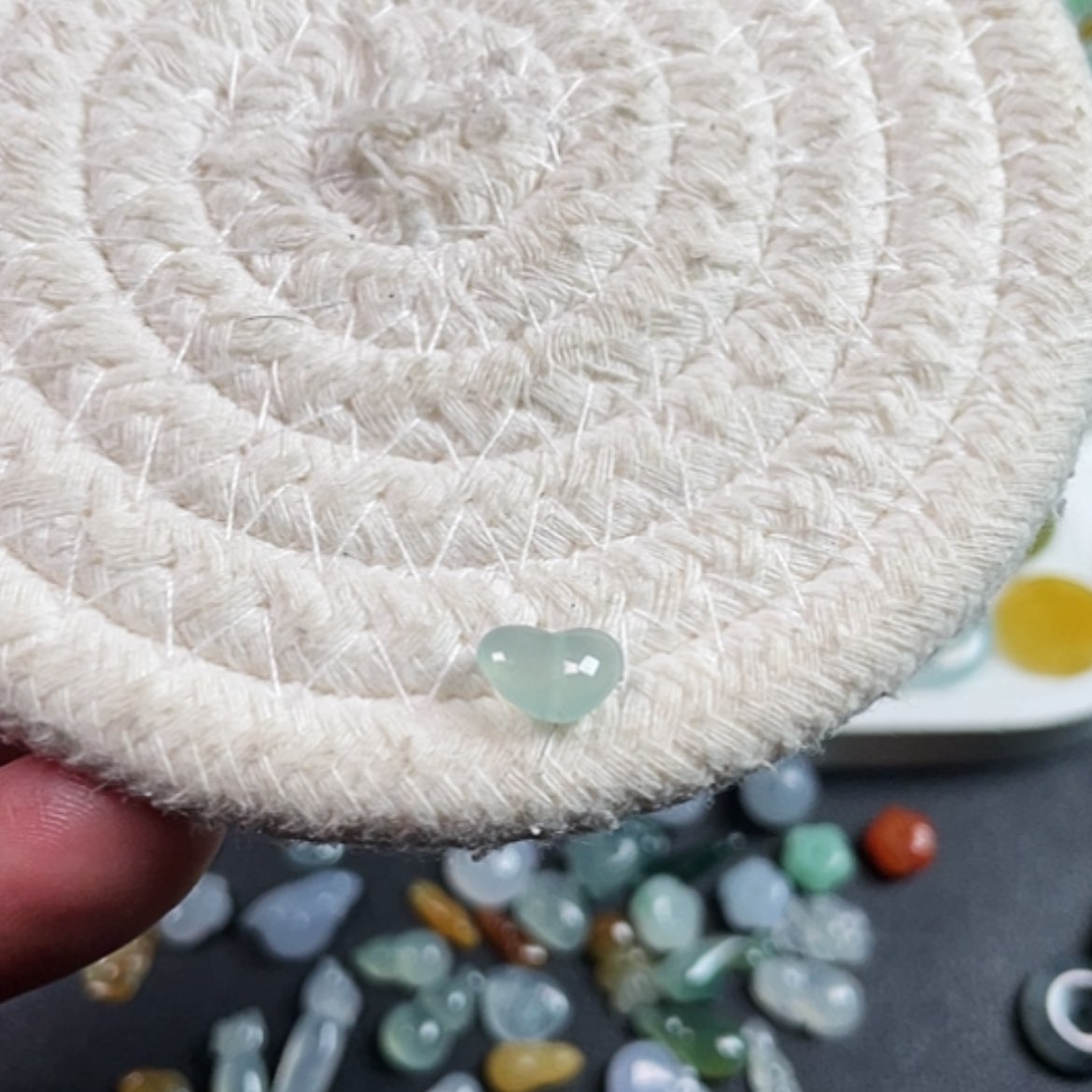 【闪购商品】定制翡翠未镶嵌可**爱，