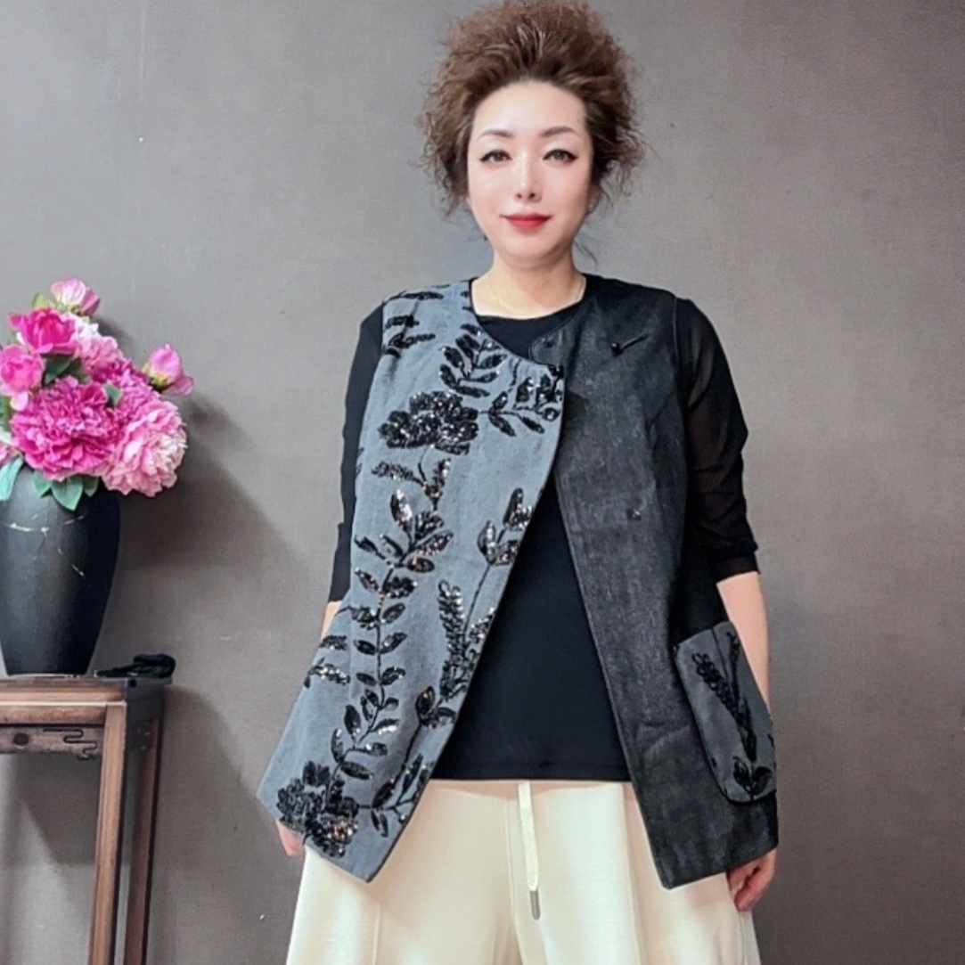 三姐家秋冬时尚重工亮片花朵两色马甲