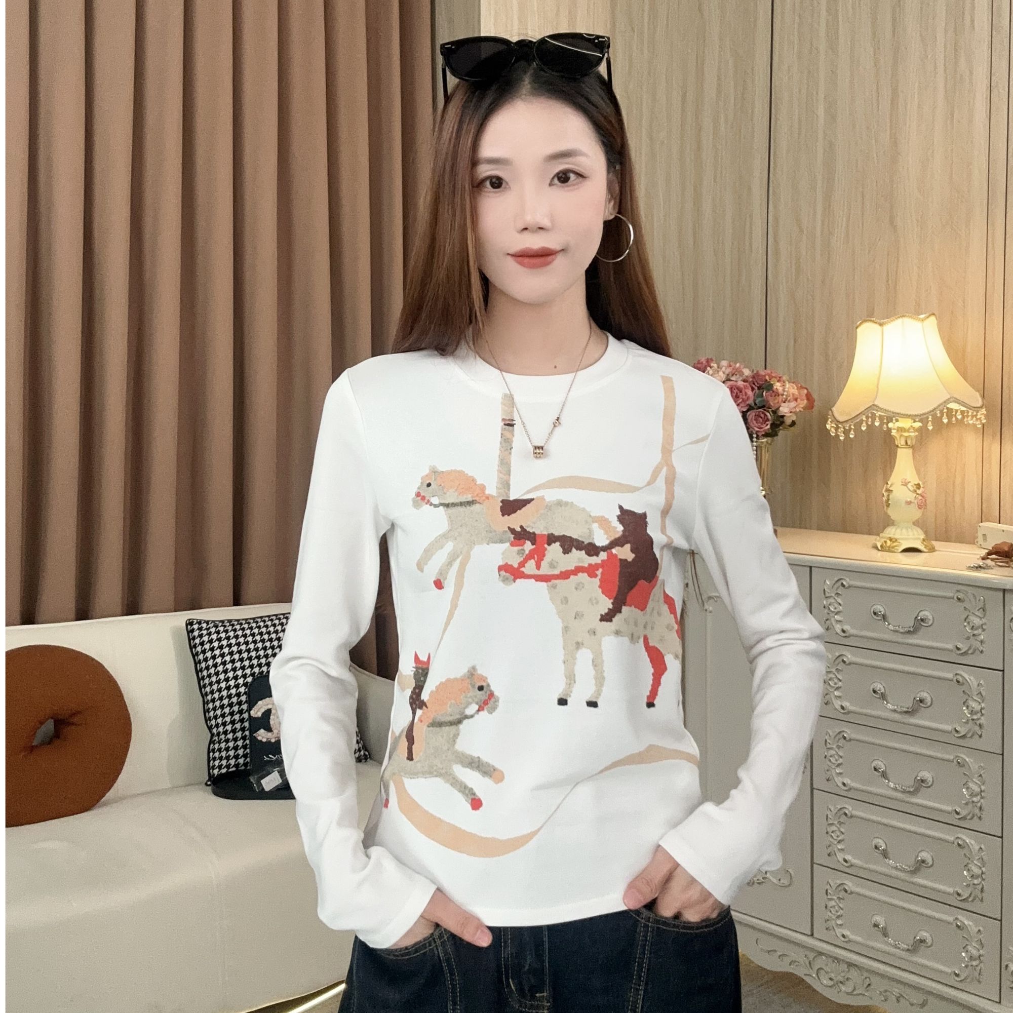 【旋转木马】欧美风秋冬新款长袖印花T恤女显瘦圆领百搭打底