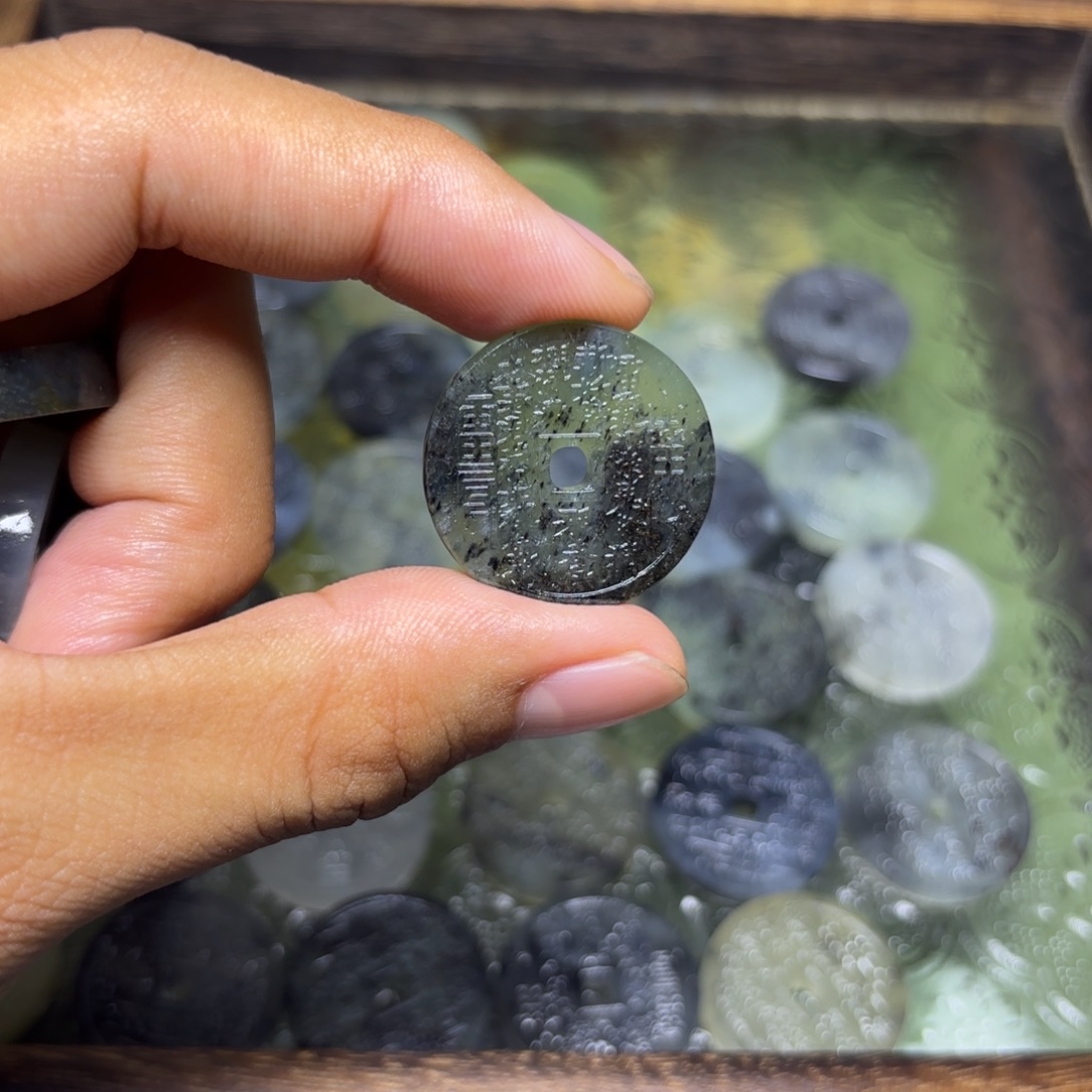 彤***～蛇纹石玉未镶嵌吊坠(不含链)