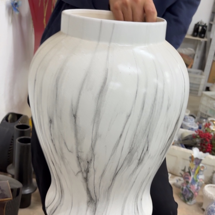 微瑕青花瓷器值得购买