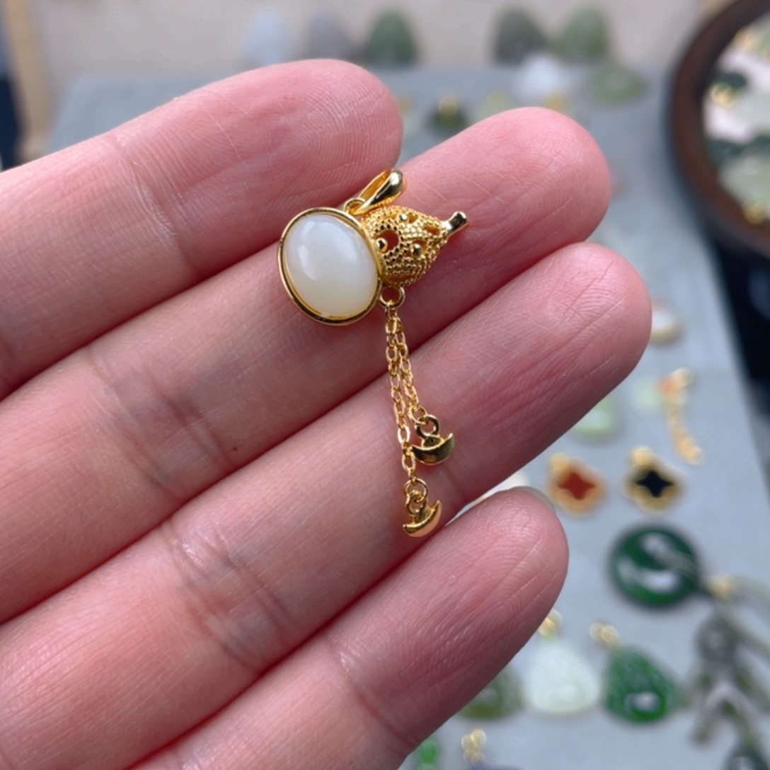 和田玉颈饰银S925镶嵌?