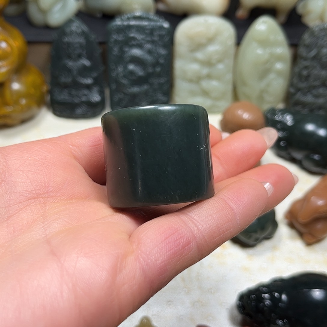 白玉菩提吊坠白玉菩提吊坠