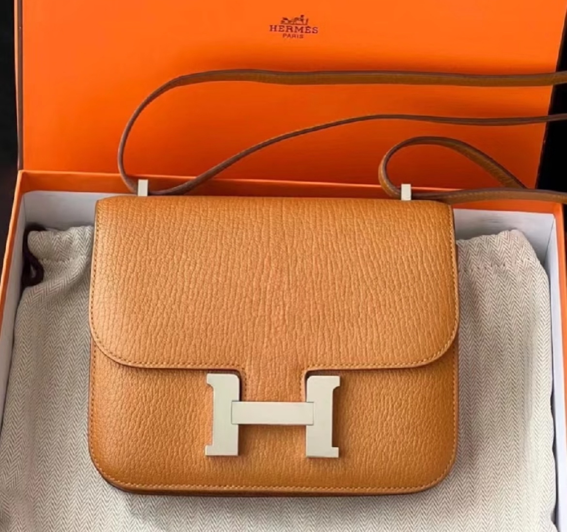 未使用 Hermes/爱马仕 康康19 焦糖色 山羊皮 银扣 W刻
