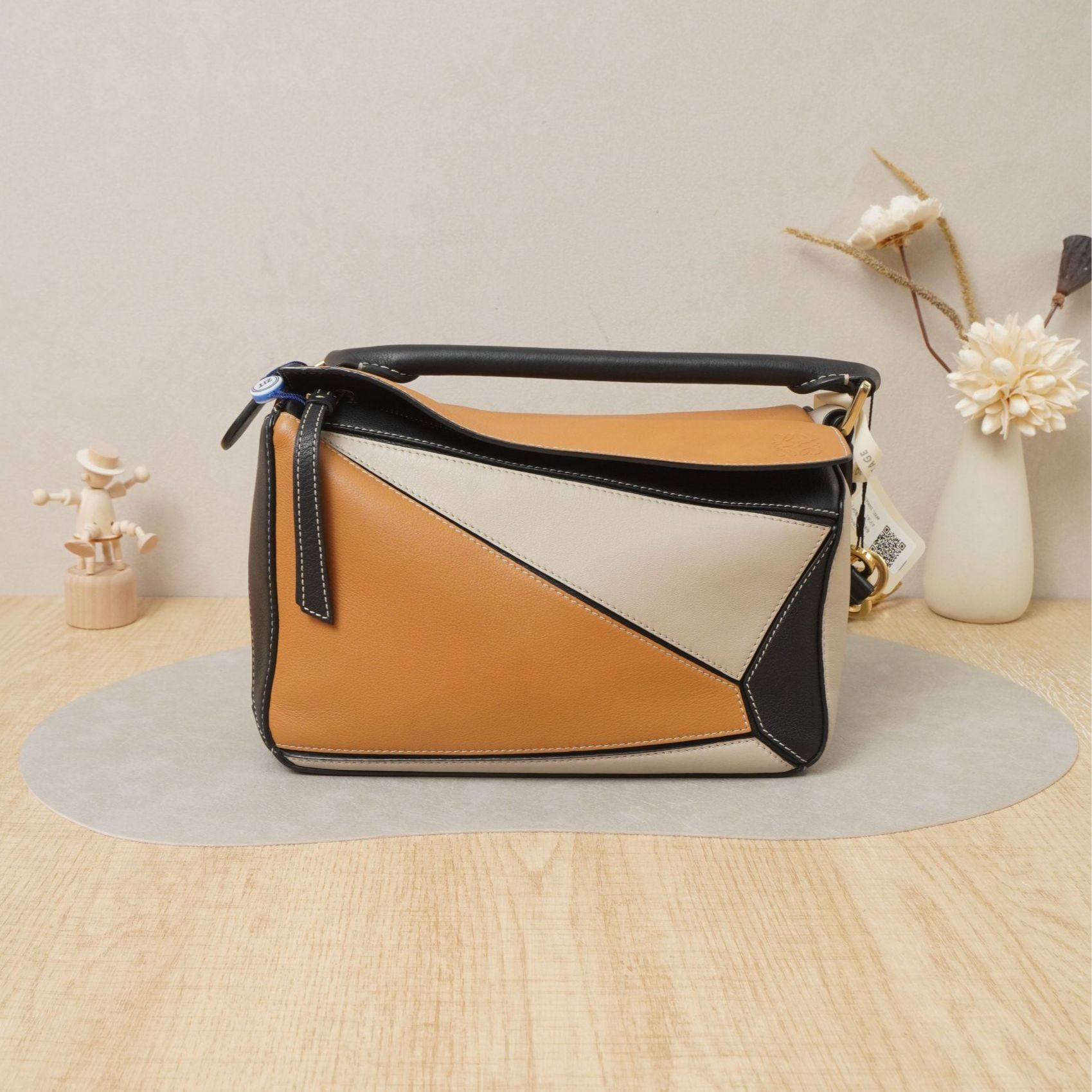 95新 LOEWE/罗意威 罗意威puzzle几何包小号拼色牛皮/DS041835