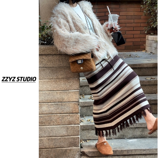 【ZZYZ】“枫叶报刊”复古拼色条纹毛穗流苏边针织弹力显瘦半身裙